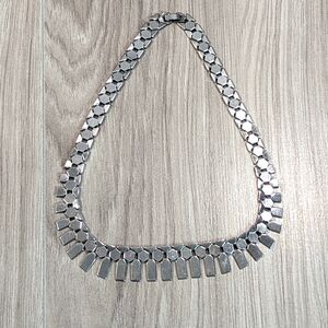 VTG BCBG MAXAZRIA Shiny Silver Geometric Metal Flat Link Chain Plate Necklace